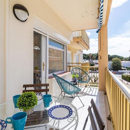 Coastal Paradise & Cozy Home With A 100M From The Beach! كامبريلس المظهر الخارجي الصورة