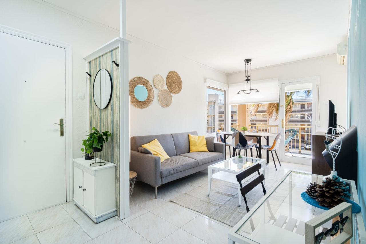 Coastal Paradise & Cozy Home With A 100M From The Beach! كامبريلس المظهر الخارجي الصورة