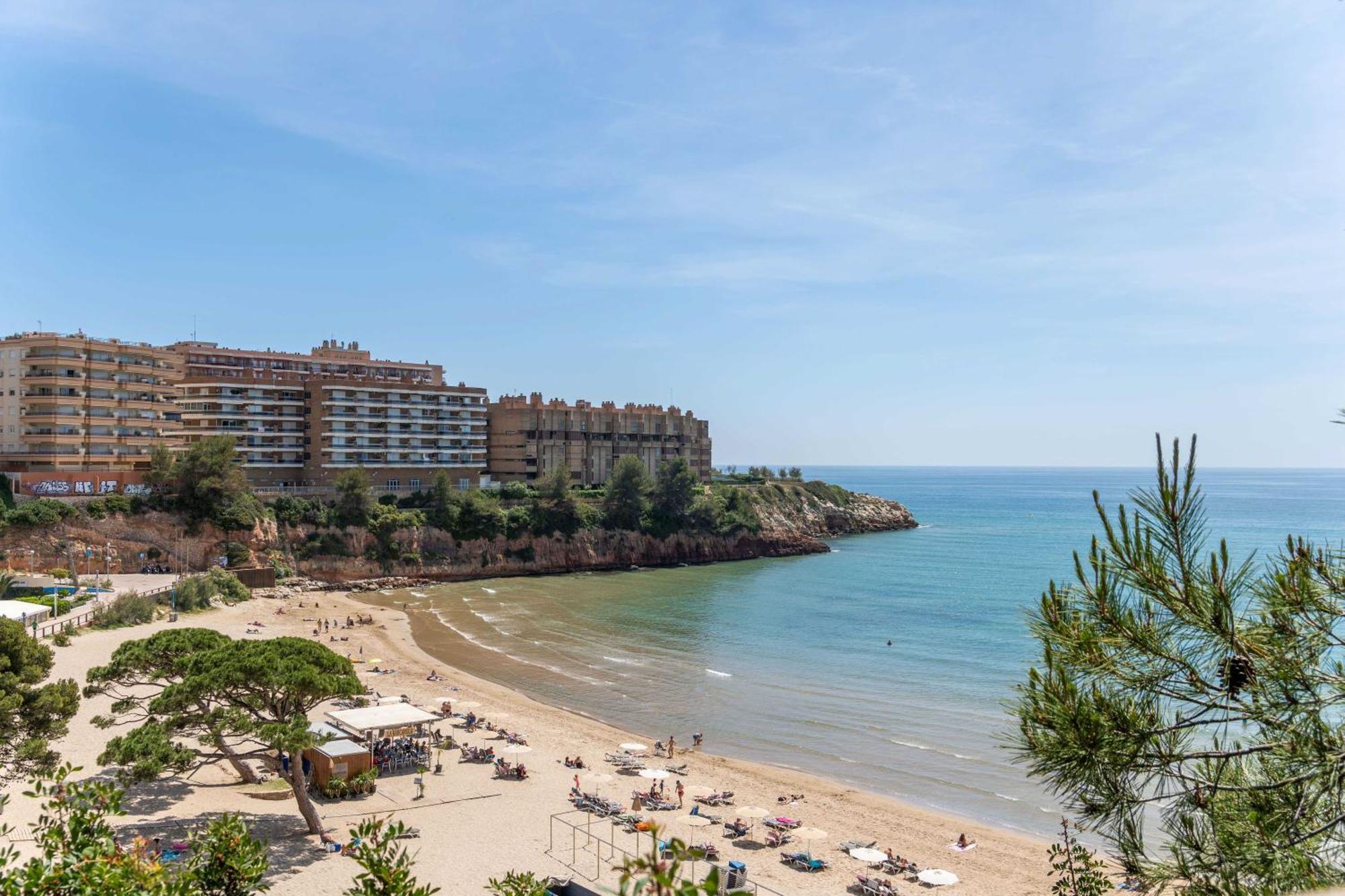 Coastal Paradise & Cozy Home With A 100M From The Beach! كامبريلس المظهر الخارجي الصورة