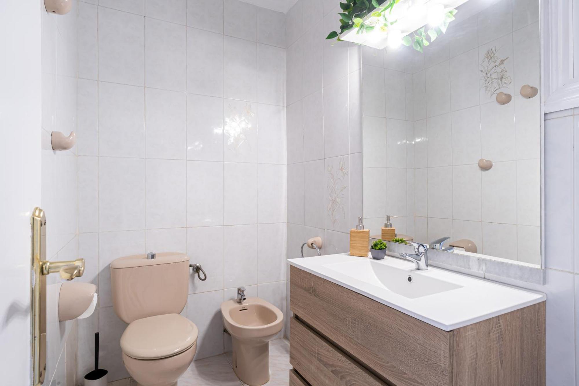 Coastal Paradise & Cozy Home With A 100M From The Beach! كامبريلس المظهر الخارجي الصورة