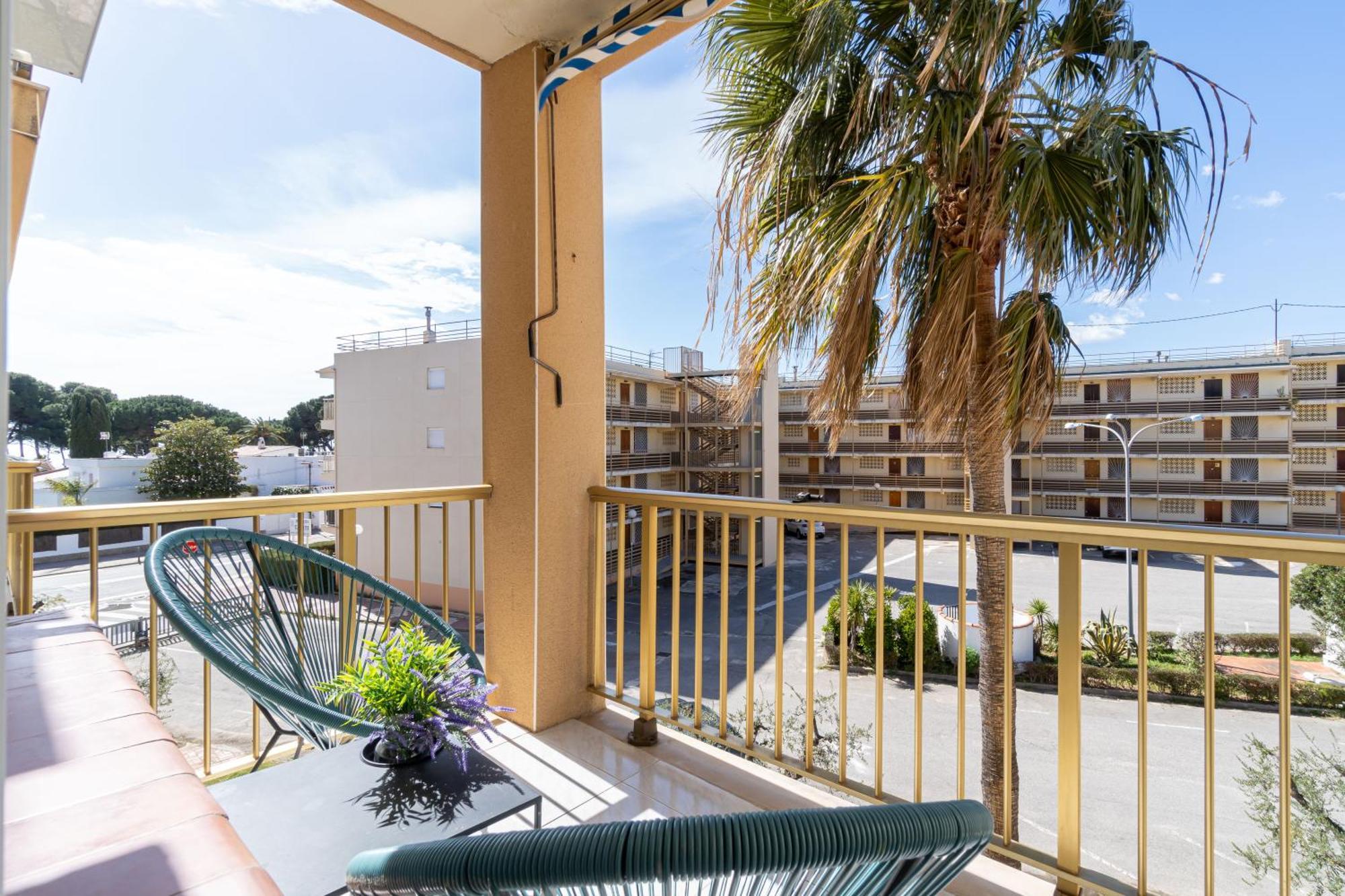 Coastal Paradise & Cozy Home With A 100M From The Beach! كامبريلس المظهر الخارجي الصورة