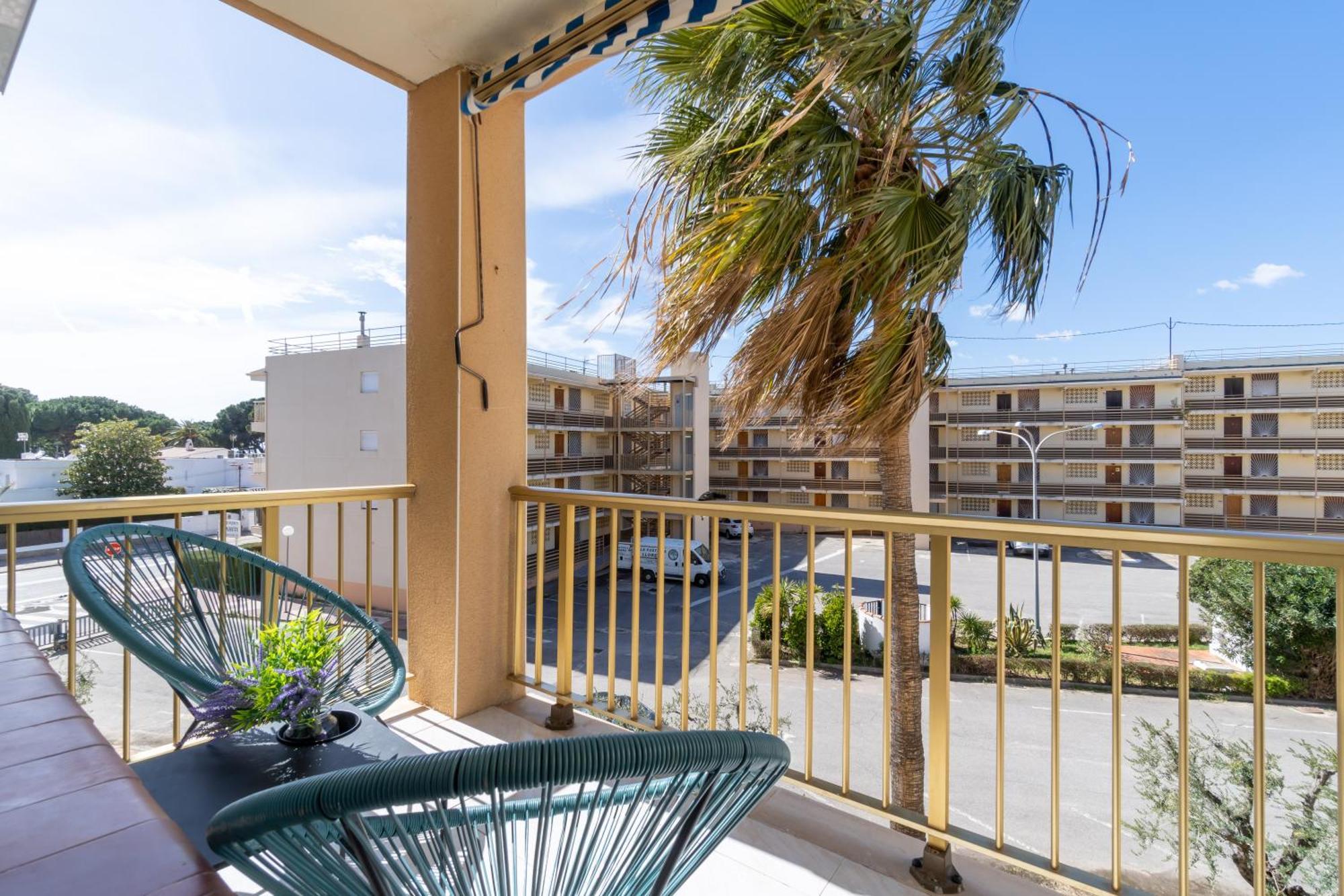 Coastal Paradise & Cozy Home With A 100M From The Beach! كامبريلس المظهر الخارجي الصورة