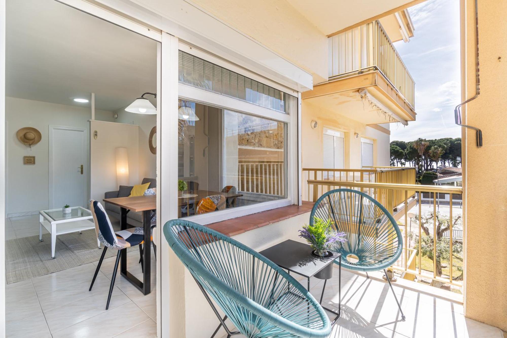 Coastal Paradise & Cozy Home With A 100M From The Beach! كامبريلس المظهر الخارجي الصورة